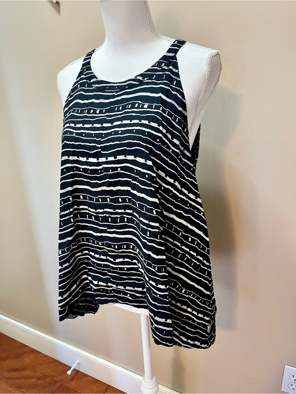 Vans Black and White Flowy Tank Top Size Large